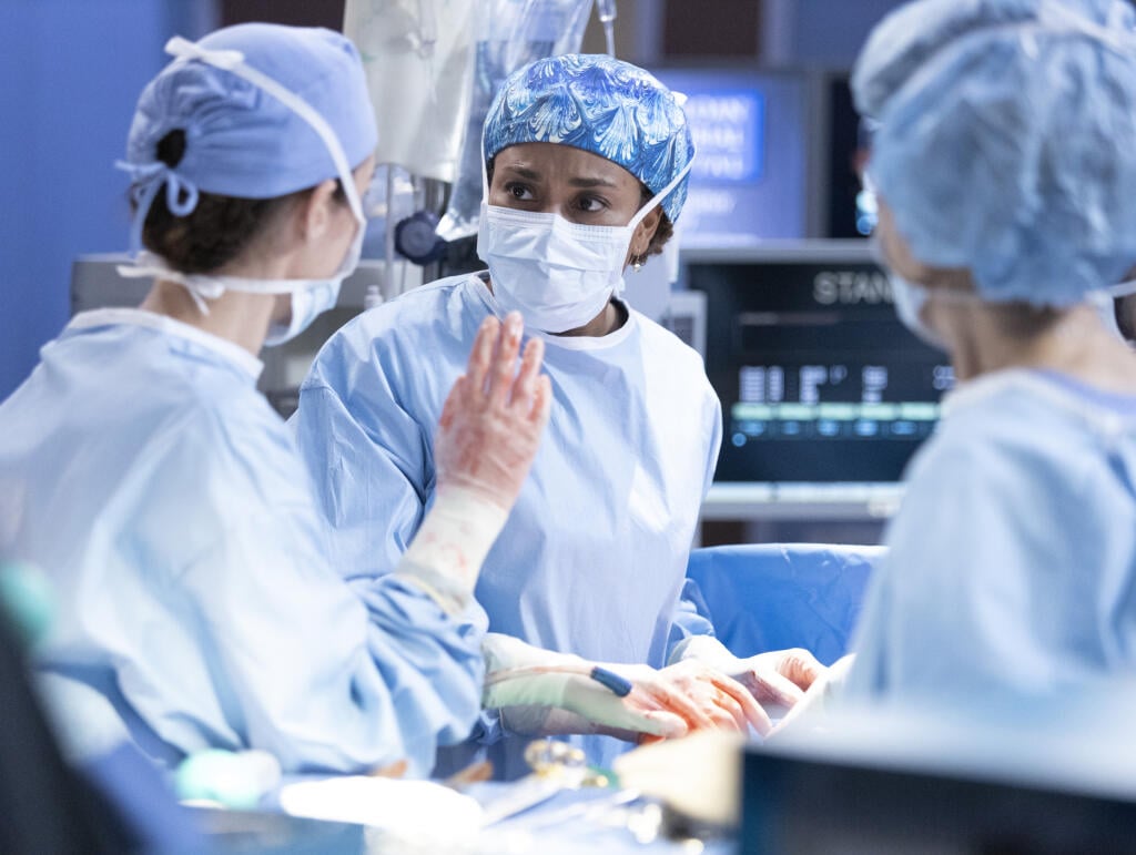 Záber z 19. série seriálu Klinika Grace (Grey’s Anatomy).