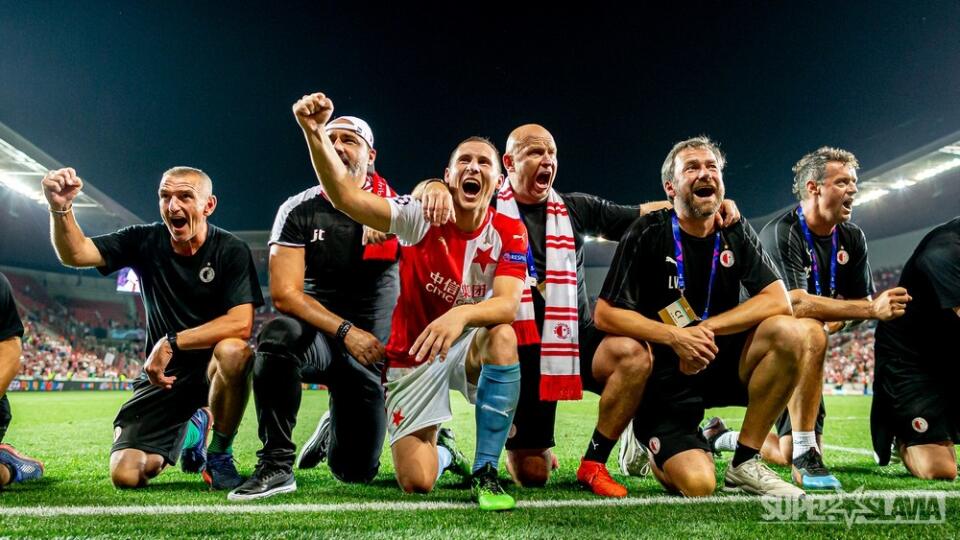 Radosť Slavie Praha po postupe cez Kluž.