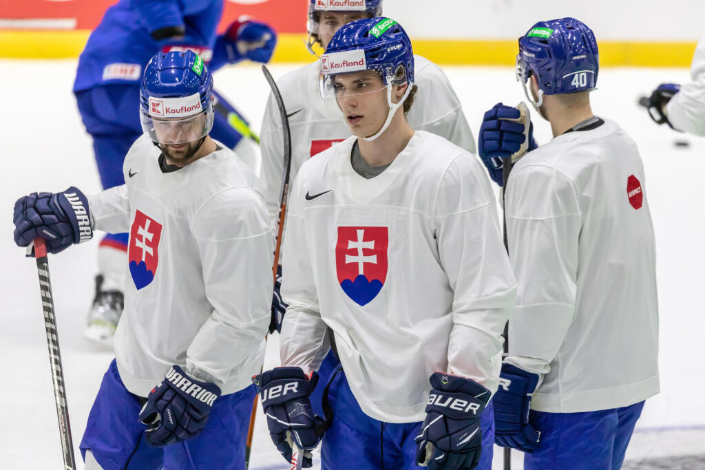 Prvý tréning slovenskej hokejovej reprezentácie v helsinskej hale Ice Hall pred zápasom s Francúzskom. Na snímke je Juraj Slafkovský.