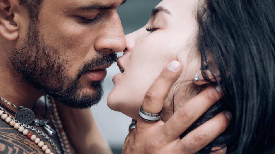 Sensual,Couple,Kiss.,I,Love,You.,Couple,In,Love.,Romantic