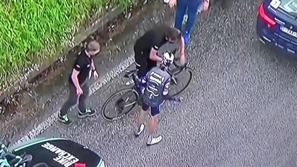 VIDEO Zaspalza volantom? Na Gire zrazilo auto cyklistu