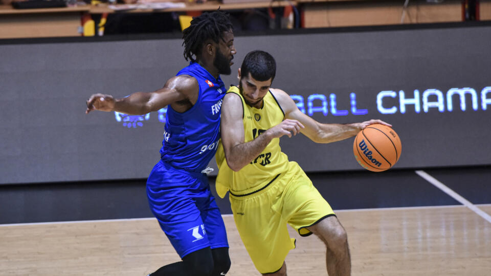 Basketbalisti Interu Bratislava sa s účinkovaním v Lige majstrov lúčia už v prvom predkole. Nestačil im na to ani 15-bodový náskok z prvého zápasu