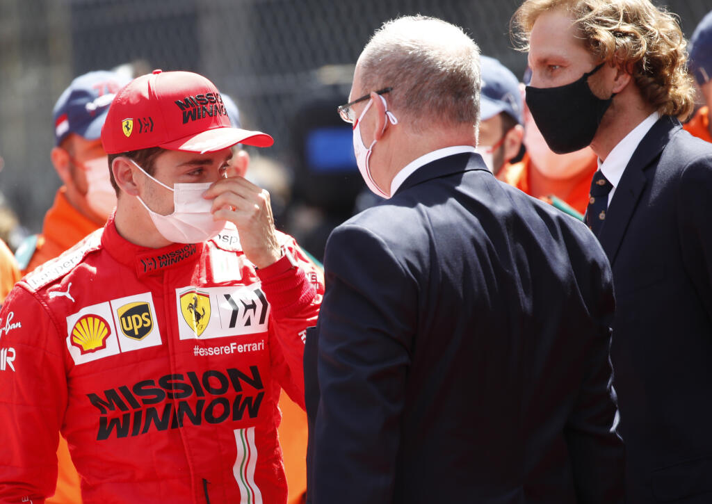 Monačan Charles Leclerc robí s vozom Ferrari, čo je v jeho silách.