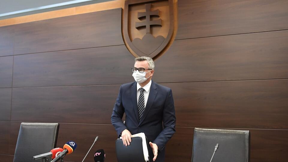 Vládou vyhlásený núdzový stav je podľa Ústavného súdu v súlade s ústavou