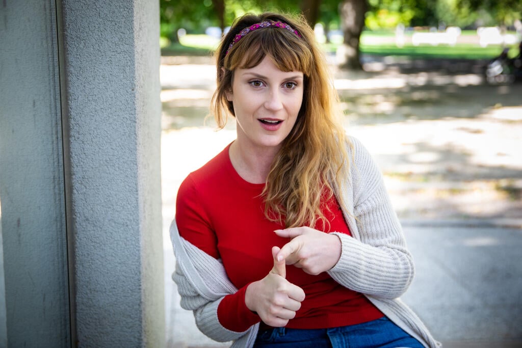 Kristína Madarová pri rozhovore v Medickej záhrade v Bratislave.
