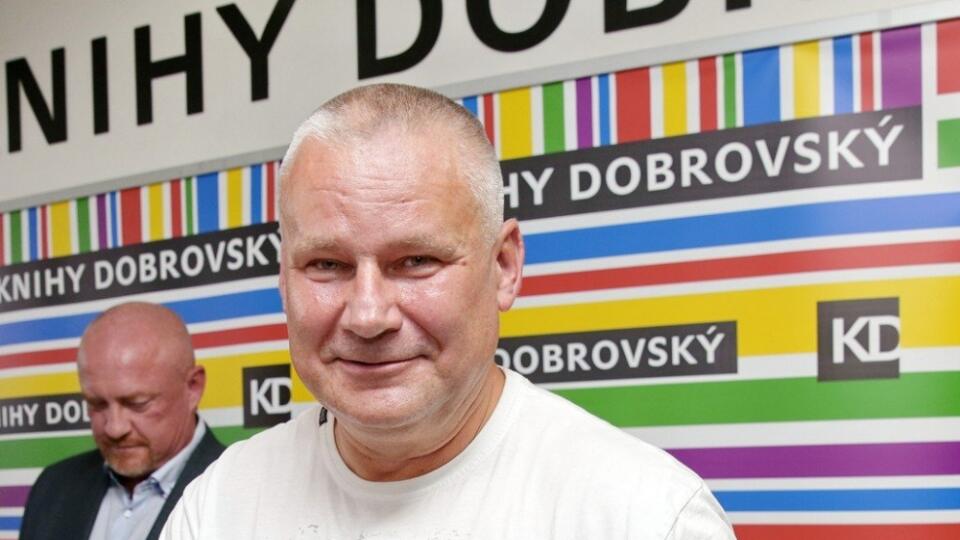 Jiří Kajínek už stihol vydať aj knihu. Tá ho však bohatým nespravila.