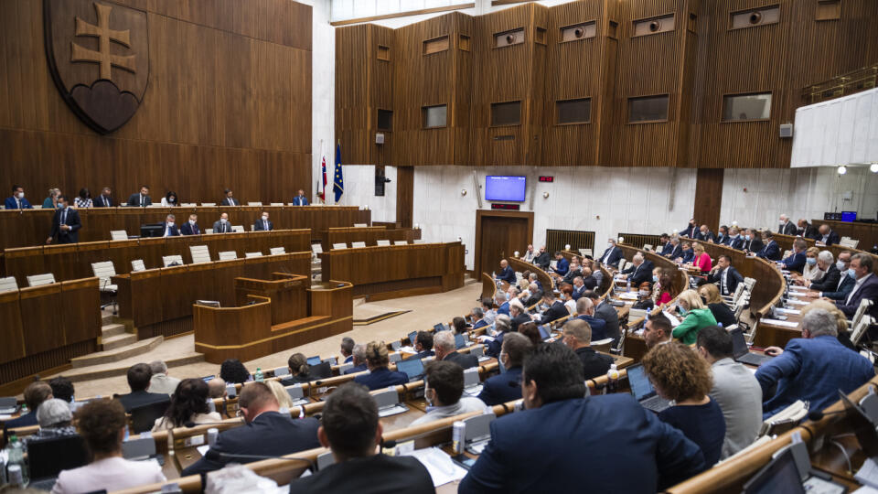 Na snímke rokovacia sála počas hlasovania na 9. schôdzi NR SR v Bratislave 14. júla 2020. FOTO TASR - Jaroslav Novák