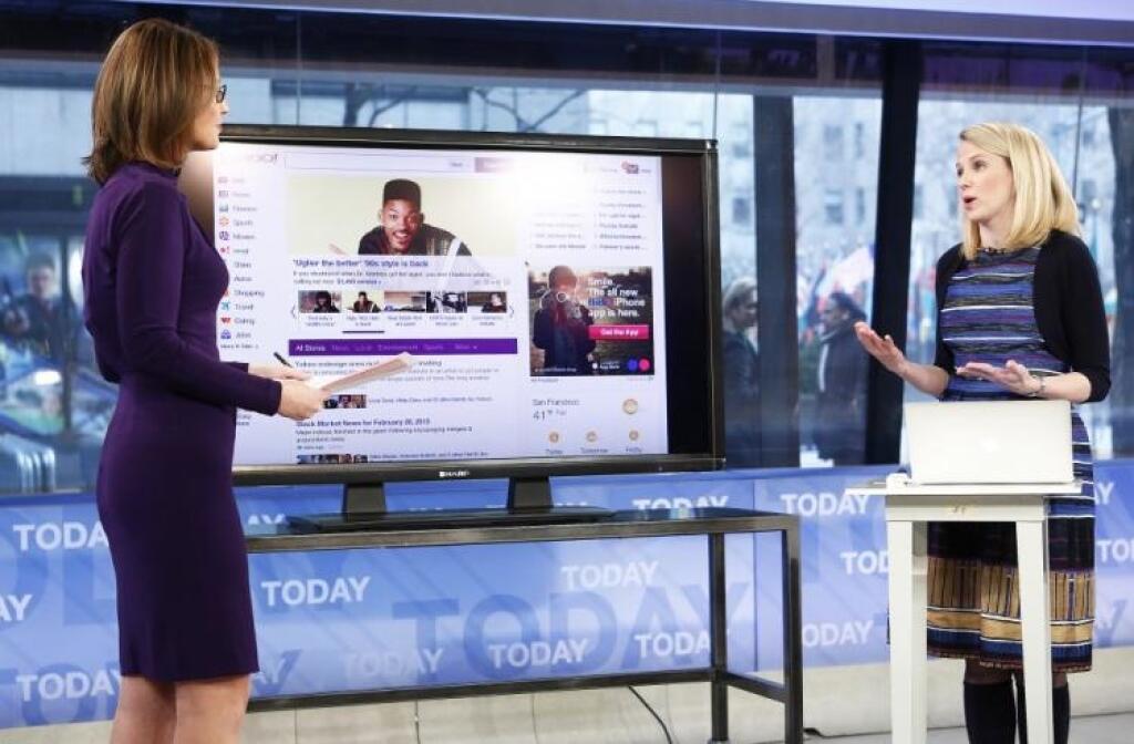 Yahoo! ťahá ľudí do práce a Facebook na homepage