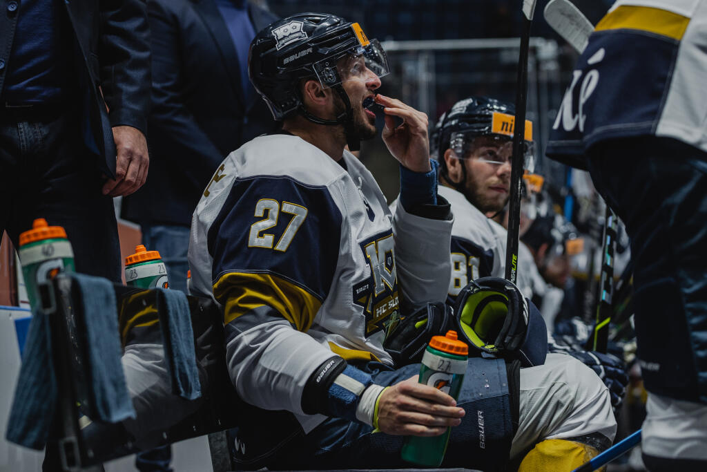 Na snímke Tomáš Matoušek (Slovan) počas zápasu 1.kola Tipos Extraligy 2021/2022 medzi HC Slovan Bratislava a HK Dukla Trenčín.