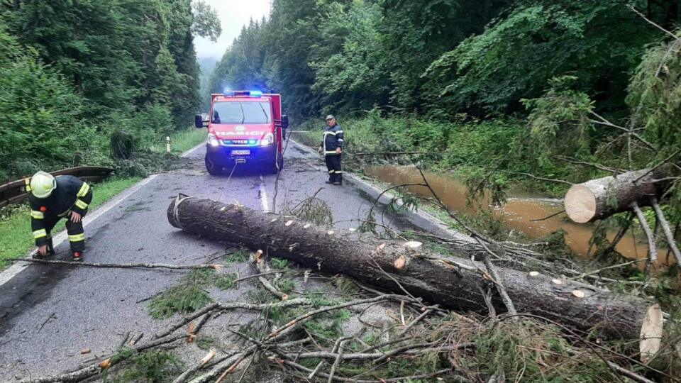 Obec Mníšek nad Hnilcom vyhlásila v dôsledku búrky mimoriadnu situáciu