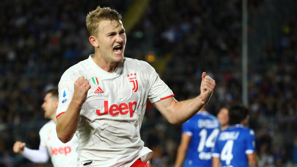 Holandský obranca Juventusu Turín Matthijs de Ligt či portugalský útočník Atletica Madrid Joao Felix figurujú v novinárskej ankete o najlepšieho futbalistu Európy do 21 rokov - Golden Boy.