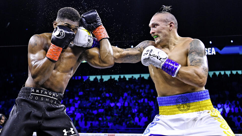 ANI V ODVETE
Brit Anthony Joshua boxoval s Usykom vlani aj teraz, vždy prehral.