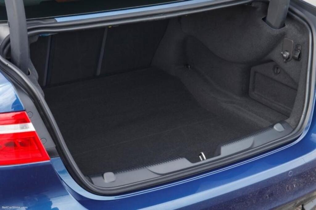 TREND test Jaguar XE 2,0 d