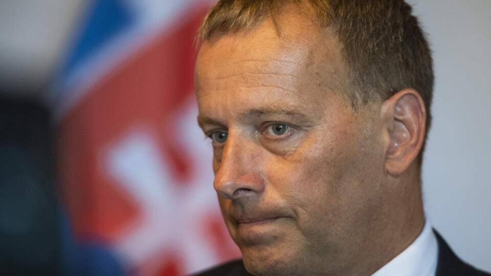 Na snímke predseda NR SR Boris Kollár sa rozpráva s médiami počas neformálneho stretnutia slavkovského formátu S3 na zámku v rakúskej obci Grafenegg 30. augusta 2020. FOTO TASR - Jaroslav Novák