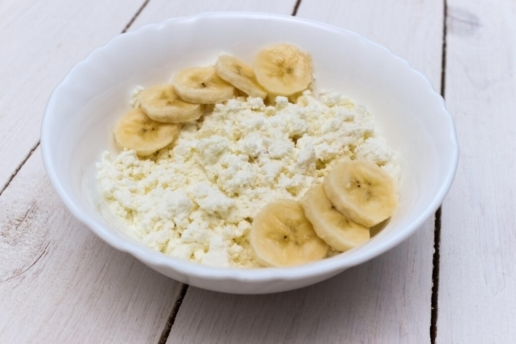 4. deň
Raňajky: cottage s roztlačeným banánom
Desiata: 200 g ovocia
Obed: cuketovo-karfiolové rizoto a jedno volské oko
Olovrant: 30 g orechov/ avokáda
Večera: tuniak v konzerve, čerstvá zelenina, 1 kus bielkovinového chlebíka