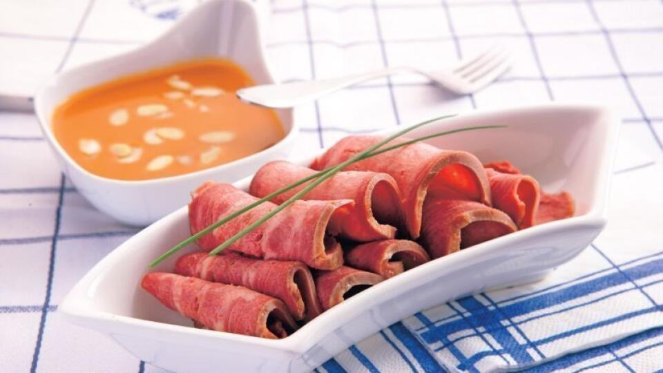 Hovädzí jazyk s poľskou omáčkou