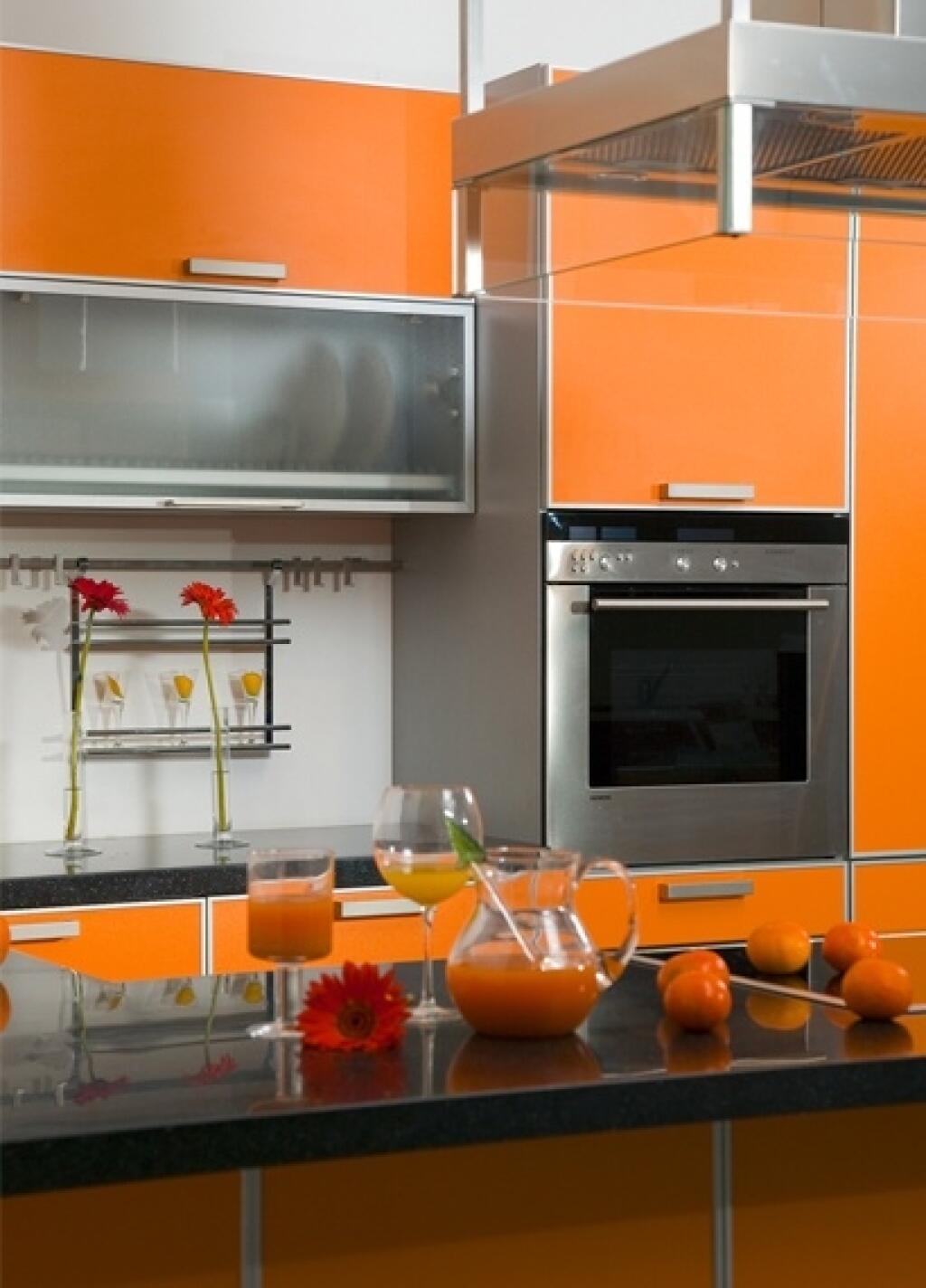 Кухни сочетание оранжевого и серого