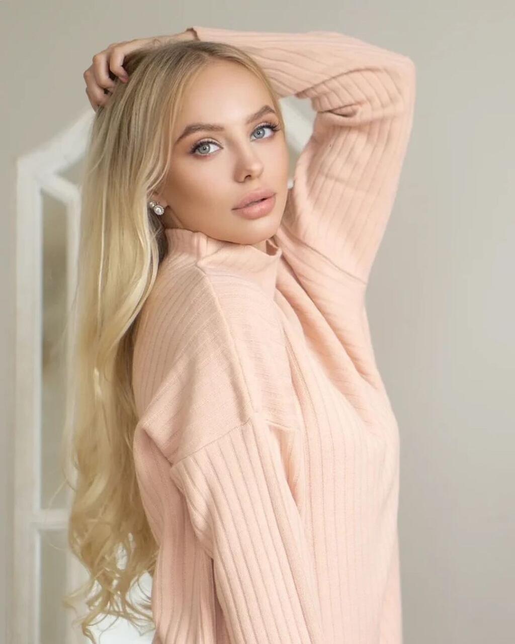 Ruská modelka vie poriadne dráždiť mužské oko