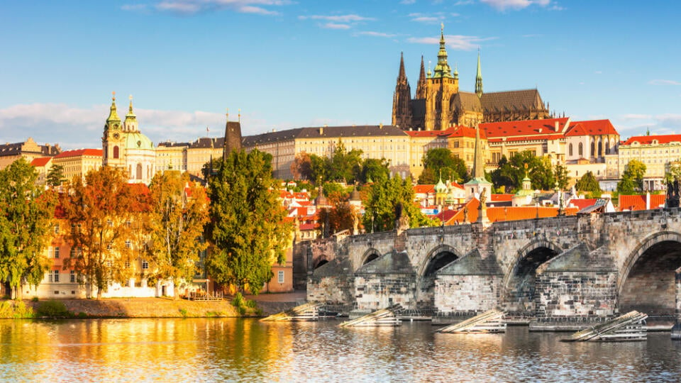 Prague,Historical,Center,With,The,Castle,hradcany,charles,Bridge,And,Vltava,River,