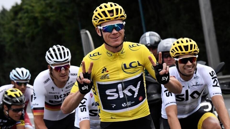 Britský cyklista Chris Froome hlási po zranení návrat do peletónu. Zmení štvornásobný víťaz Tour de France aj tím?