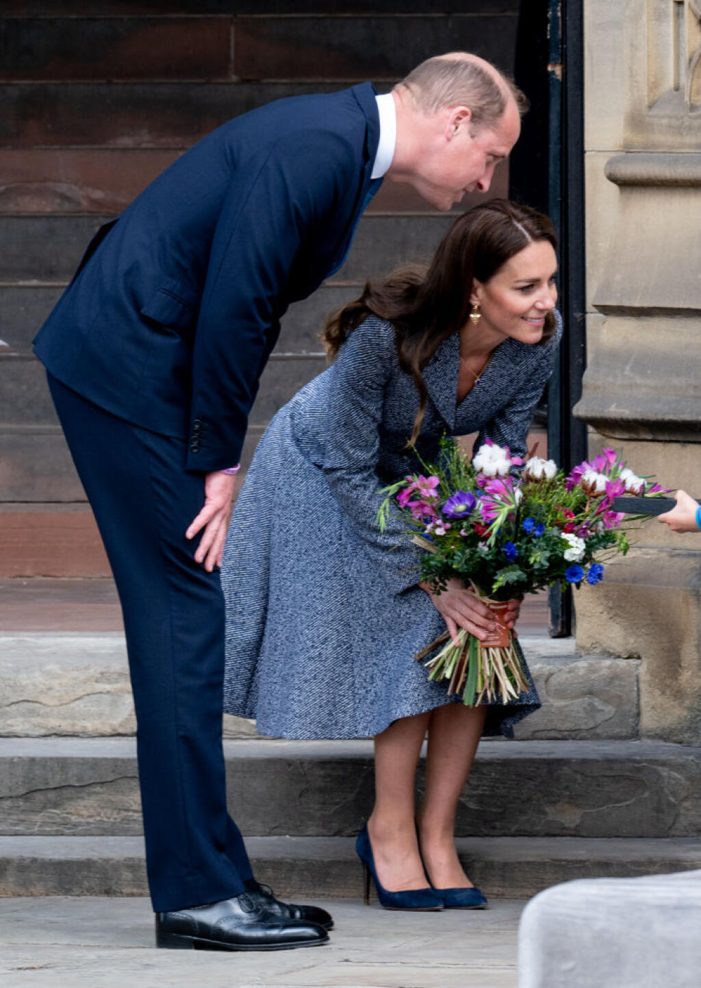 Kate a William si uctili pamiatku obetí teroristického útoku, ktorý sa odohral počas koncertu speváčky Ariany Grande v roku 2017.