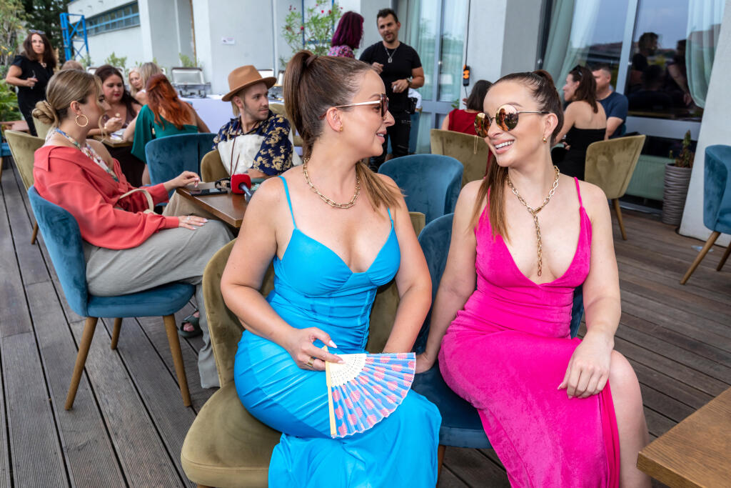 Narodeninová párty TV JOJ v reštaurácii Aušpic. Na snímke Veronika Nízlová a Daniela Nízlová.