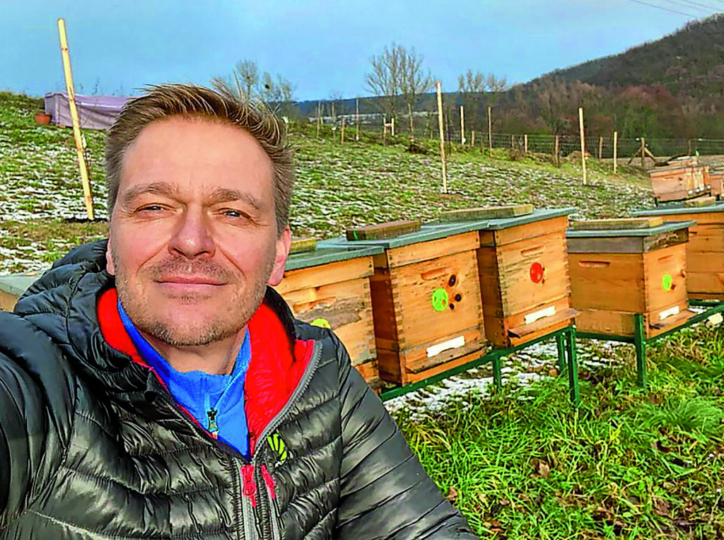MARTIN sa už niekoľko rokov venuje včelám. Vďaka ich neustálemu pozorovaniu zmenil svoj prístup k životu.