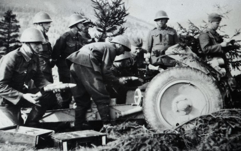 75. výročie Slovenského národného povstania. Čoraz vzácnejšie sú aj výpovede priamych účastníkov či autentické záznamy z ťažkých bojov.