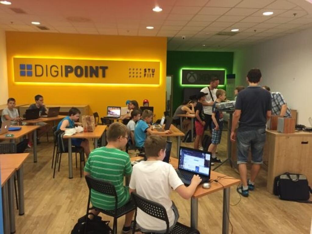 Rok 2015 v znamení oslavy a plánovania inovácií