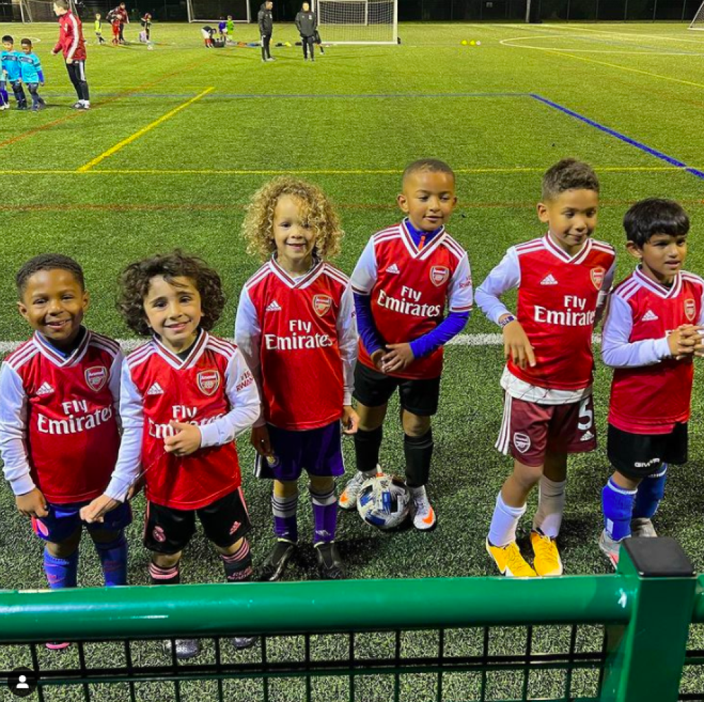 Zayn momentálne ttrénuje v kempoch londýnskeho Arsenalu vo vekovej kategórii 6-8 rokov.