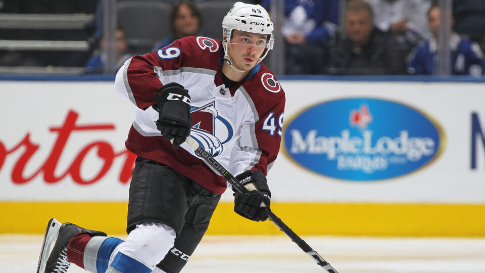 Hokejový klub NHL Colorado Avalanche a Samuel Girard (21) sa dohodli na novej zmluve. Pôvodne mal Girard pred sebou poslednú sezónu s