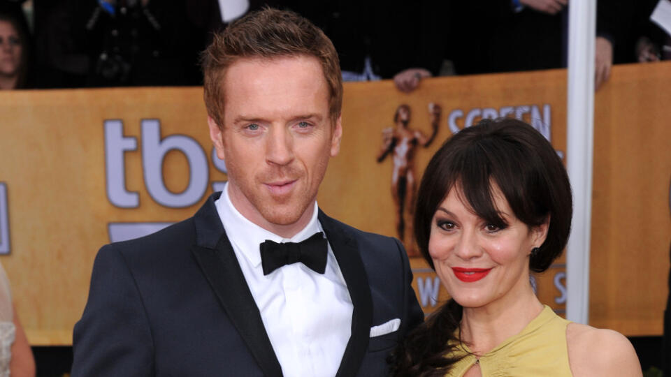 Prvýkrát prehovoril: Damian Lewis prvýkrát verejne prehovoril od smrti milovanej manželky, herečky Helen McCroryovej.