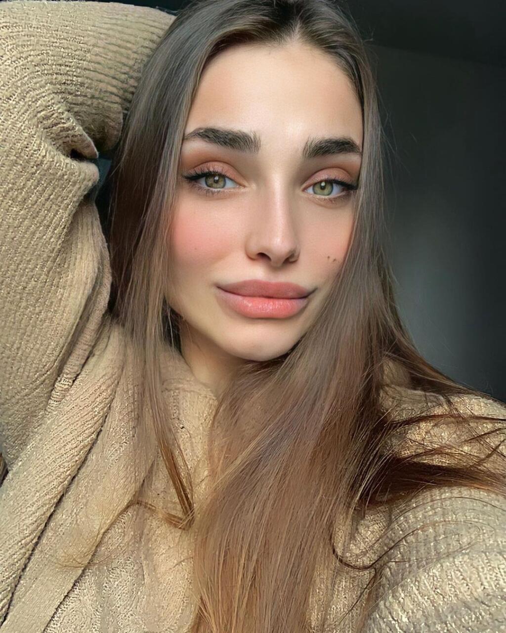 Sexi Sophia Kořinková sa nebojí ani odvážnejších záberov.