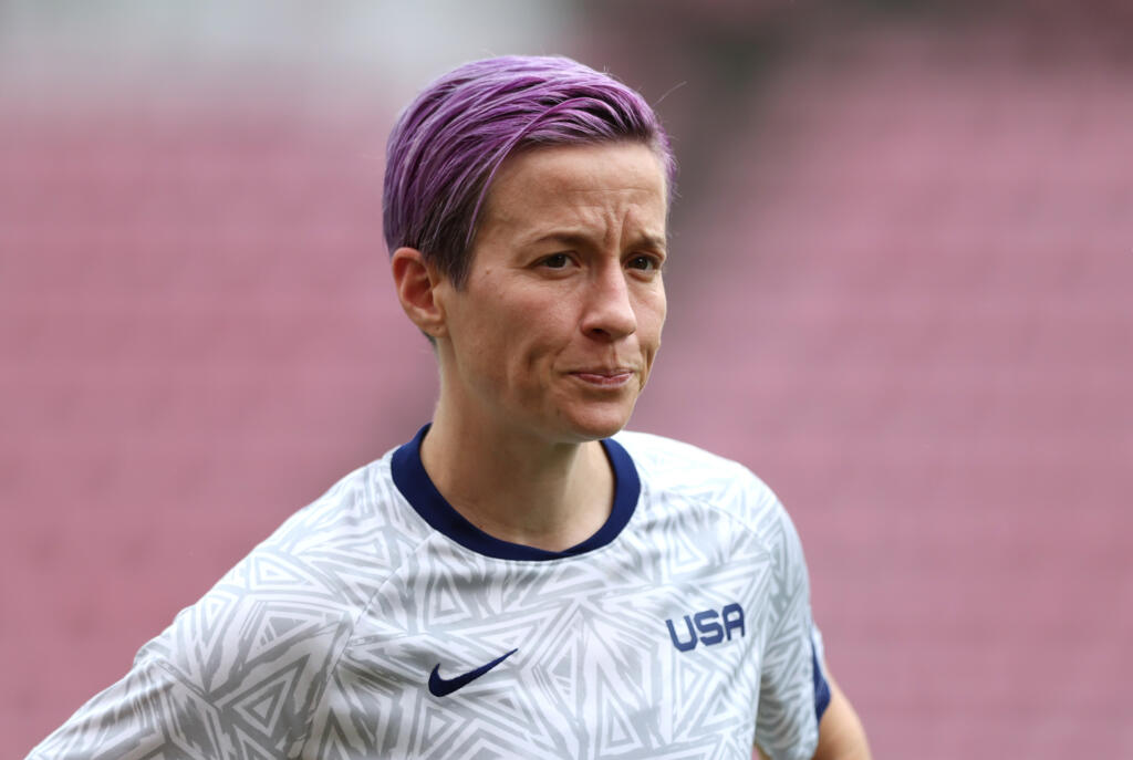 Americká futbalistka Megan Rapinoe to dala do fialova.