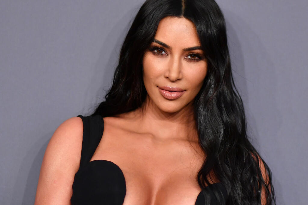 Kim Kardashian zaháňa krach manželstvom po svojom! Na sociálnych sieťach dráždi odvážnymi fotkami.