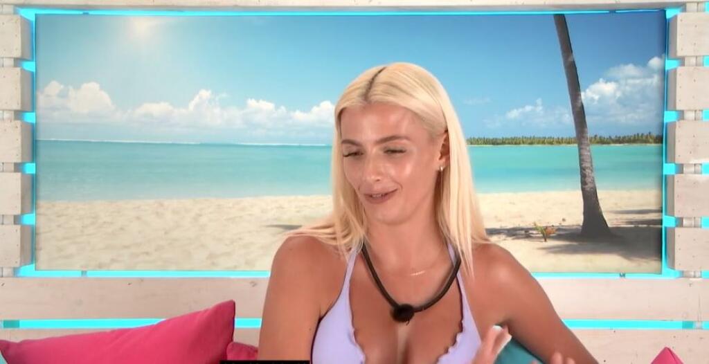 Laura z Love Island bez mejkapu.
