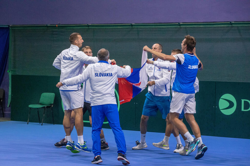 Slovenskí tenisti vyhrali nad Čile 3:1 a postúpili do kvalifikácie o finálový turnaj.