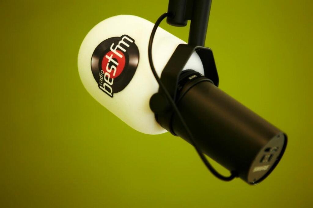 Rádio Best FM končí spoluprácu s českým moderátorom