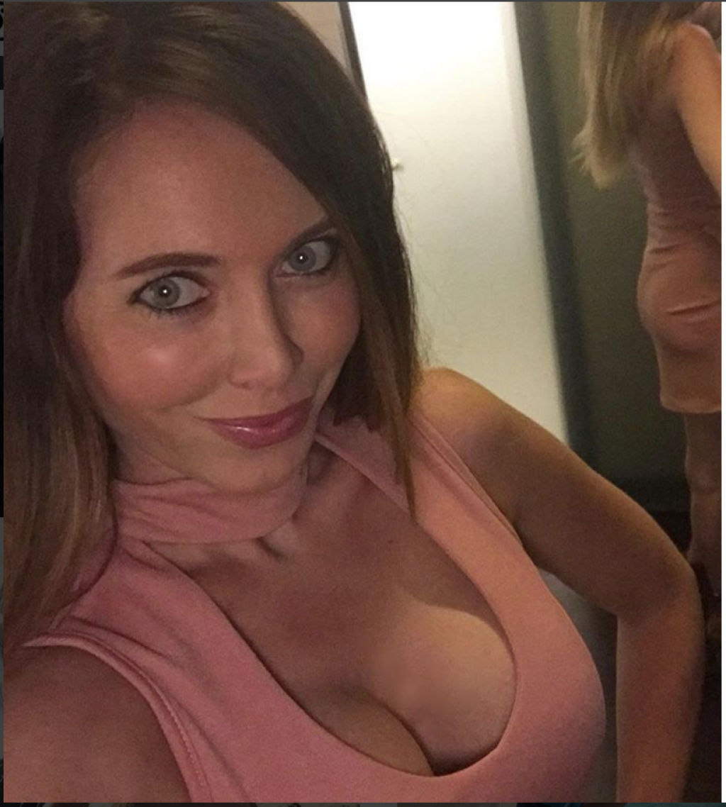 Kalika Moquin - Ďalšou milenkou v poradí bola tiež obdarená bruneta. Pracovala ako marketingová manažérka nočného klubu v Las Vegas. Vtedy ženatý Tiger jej vraj povedal, že ju miluje.