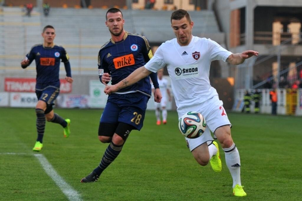 Na archívnej snímke Erik Jendrišek v drese Spartaka Trnava (v bielom).