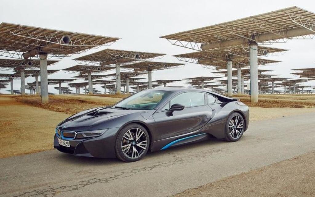 Test BMW i8: Adrenalínové laboratórium na galuskách