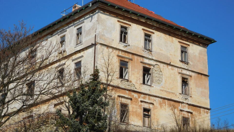 Žarnovický kaštieľ sa po rekonštrukcii stane ozdobou mesta.
