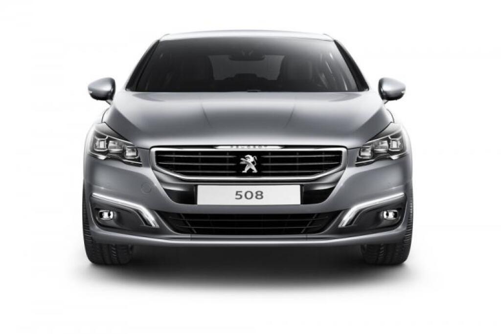 TREND test Peugeot 508 GT 2,2 HDI vs. VW Passat 2,0 TDI Highline