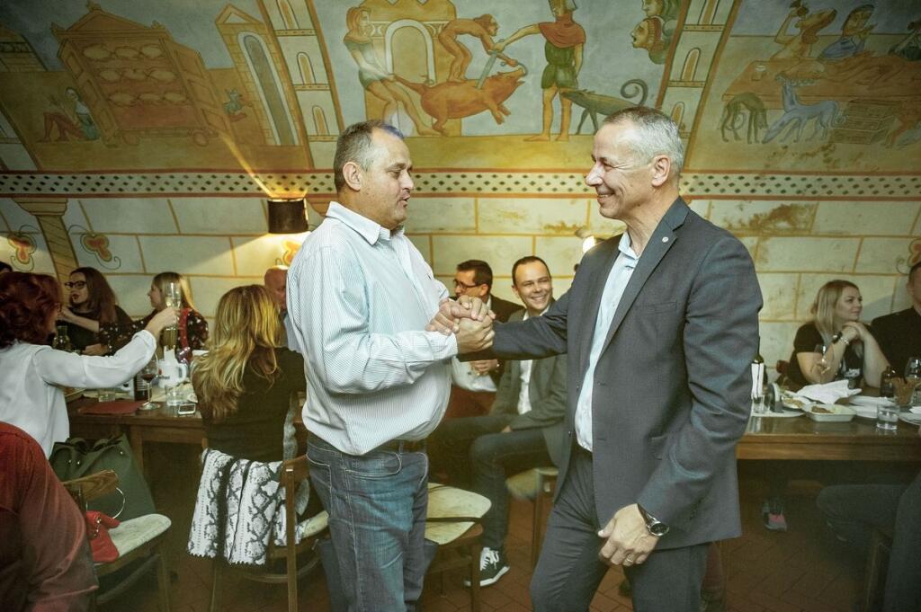 Ján Nosko prijíma gratulácie