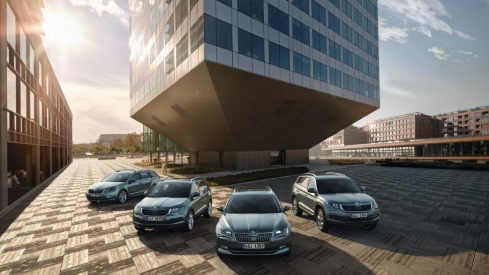 Jednou z obrovských letných výhod značky ŠKODA je bonus všetky skladové modely od 1 500 eur do 3 500 eur, ktorý si zákazníci môžu uplatniť na viac ako tisícku skladových vozidiel. Samozrejmosťou je výhodné financovanie na mieru či možnosť odloženia splátok.