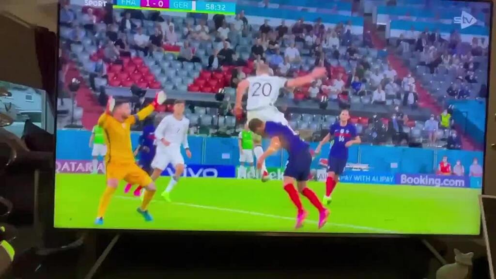 VIDEO Pavard po faule Gosensa na chvíľu stratil vedomie: Pätnásť sekúnd som nevedel o svete!