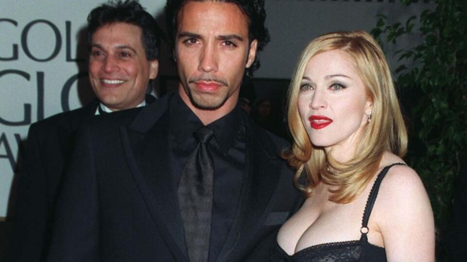 19jan97:,Actress/singer,Madonna,With,Boyfriend,Carlos,Leon,At,The,Golden