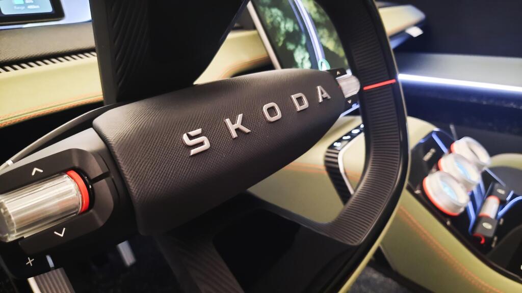 Koncept Škoda Vision 7S.