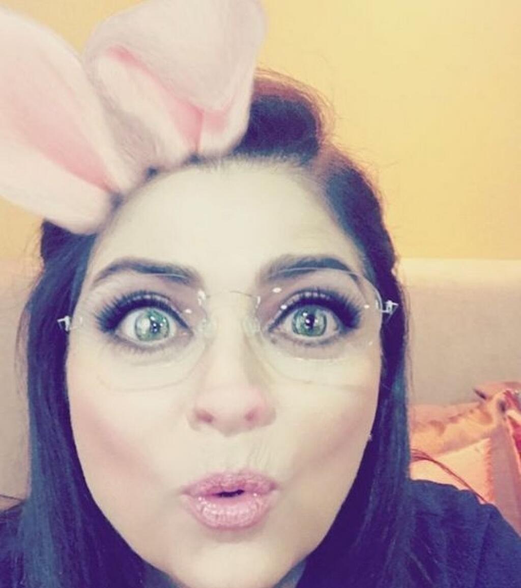 Victoria si rada robí vtipné selfie.