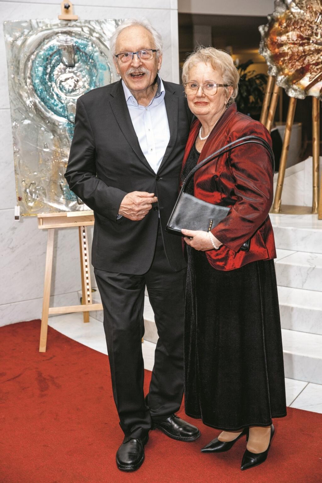 S manželkou, lekárkou Dankou vychovali dvoch synov.
